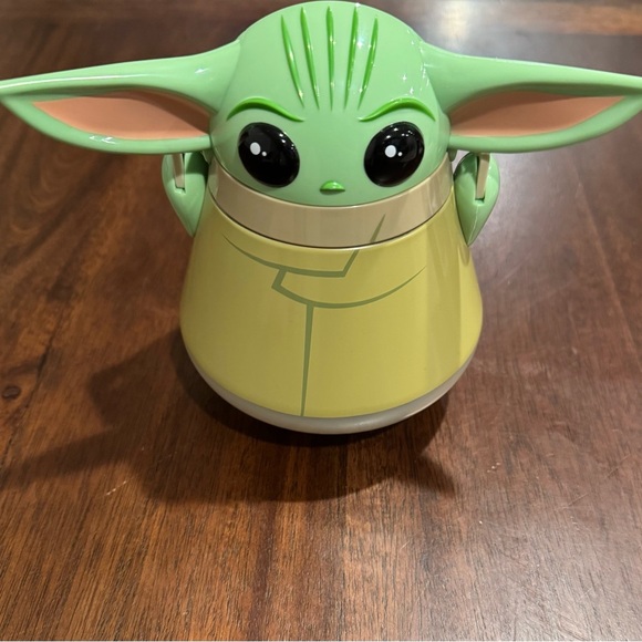 Grogu Travel Mug With Strap- Star Wars-Mandalorian NEW - Picture 5 of 7